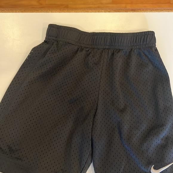 2 pairs boys athletic shorts - good condition! - Picture 5 of 6